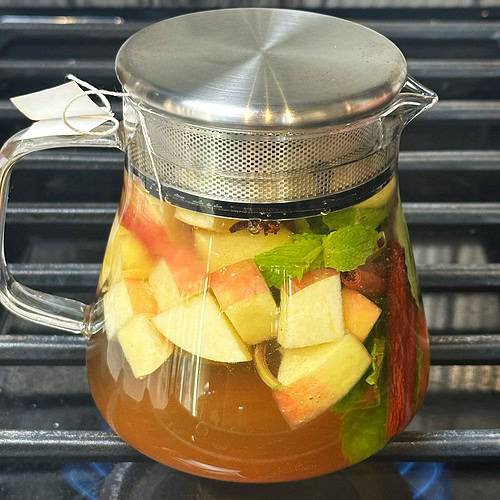 Apple Cinnamon Tea - Lesswithlaur