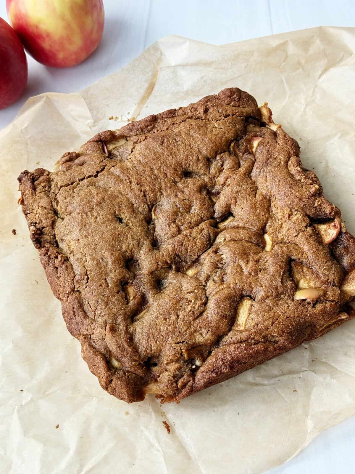 Apple cinnamon blondies