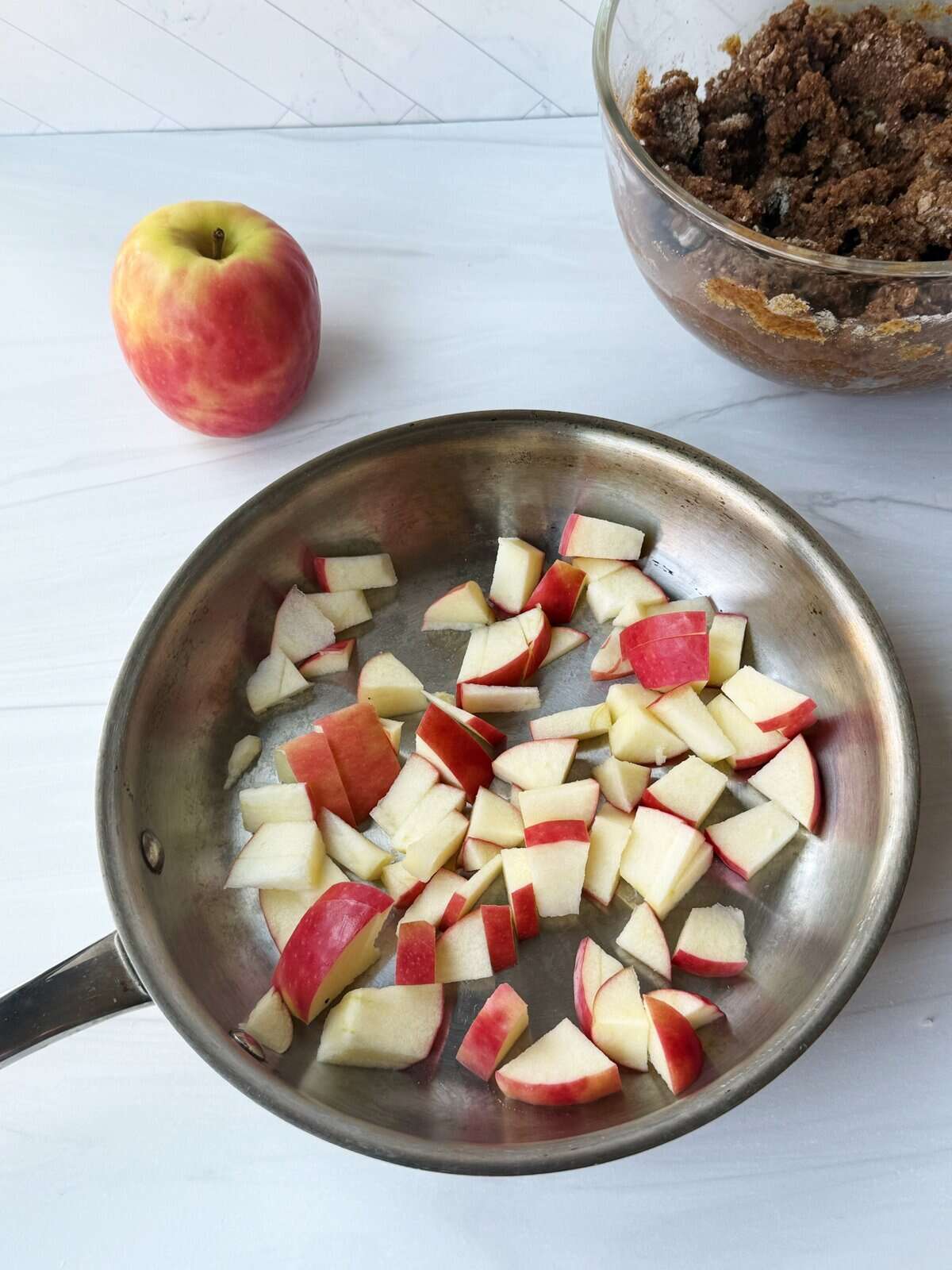 Apple cinnamon blondies
