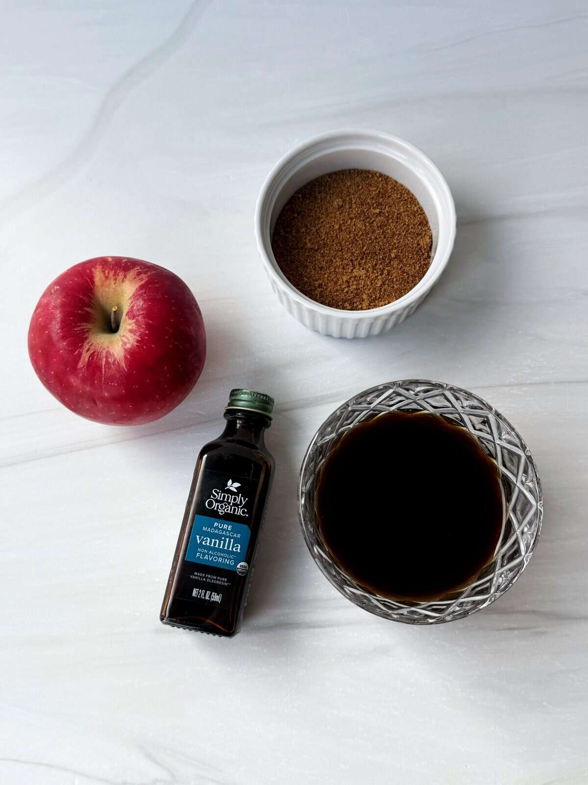 ingredients for apple macchiato and apple syrup