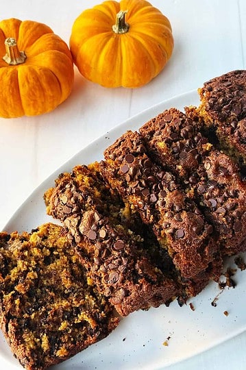 gluten free pumpkin banana bread sliced