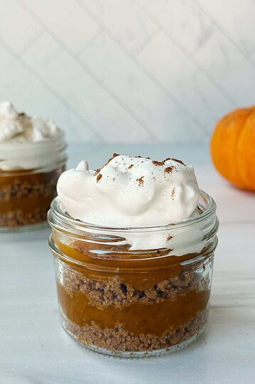 2 portions of pumpkin pie jars