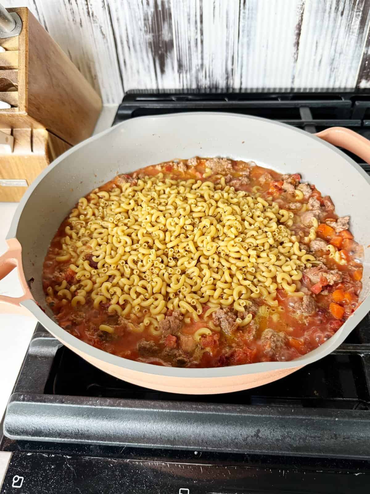 pasta with sauce and vegetables