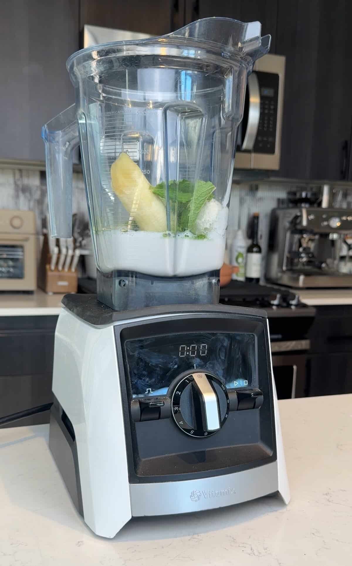 ingredients for shamrock shake in blender