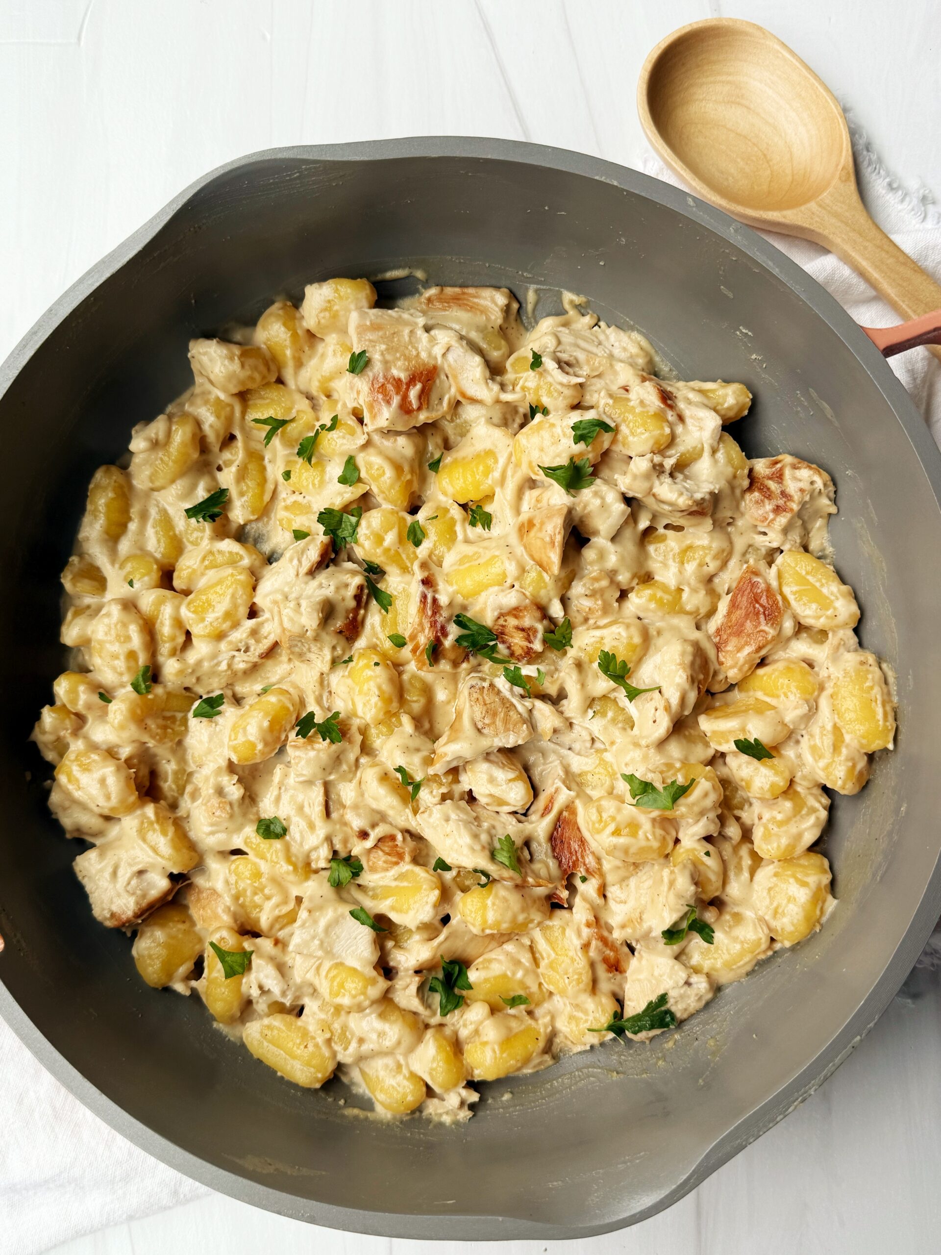 alfredo gnocchi with chicken in a pot 